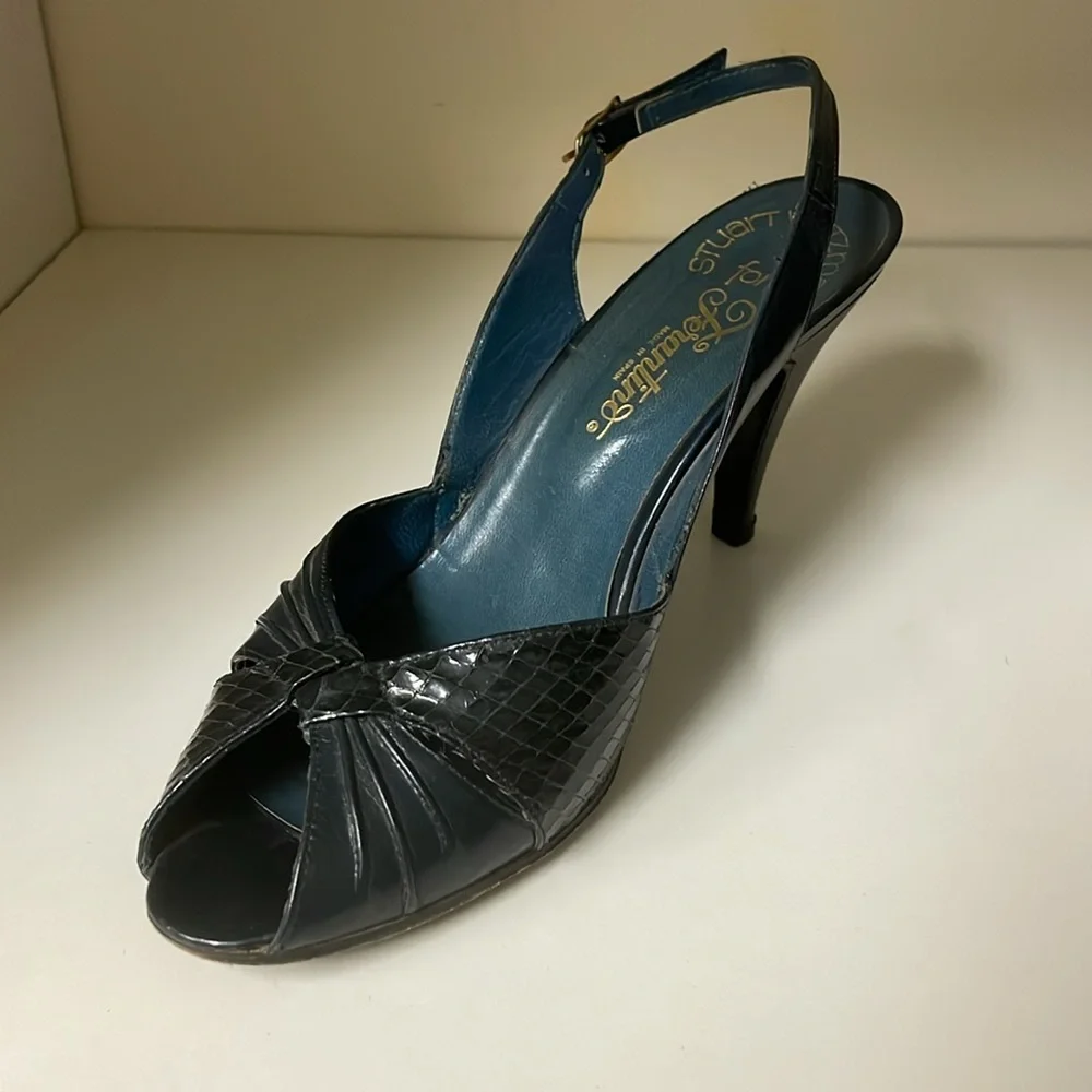 Stuart Weitzman Navy Blue Slingback Open Toe Leather Shoe size 7.5